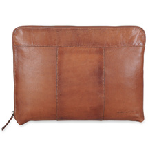 House of Sajaco Cognac Laptop Cover / Laptop Fodral - 13,3"